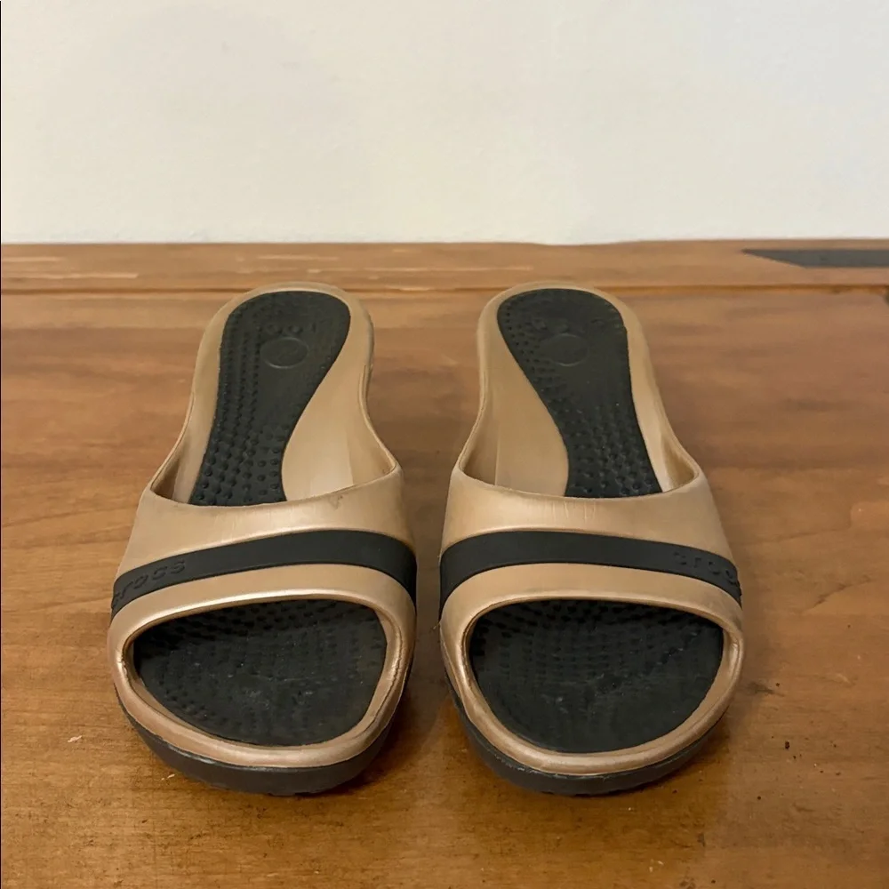 CROCS comfortable stylish